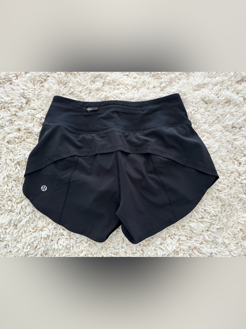 lululemon - Picture 2 of 4